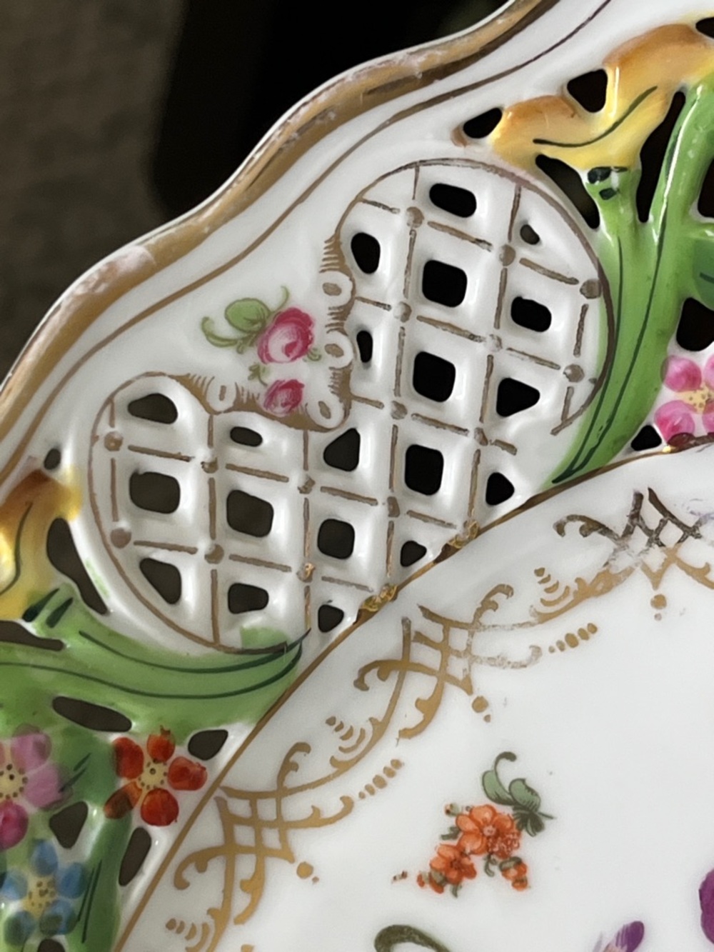 VINTAGE CARL SCHUMANN Bavaria Chateau Dresden Porcelain Basket - Picture 7 of 17